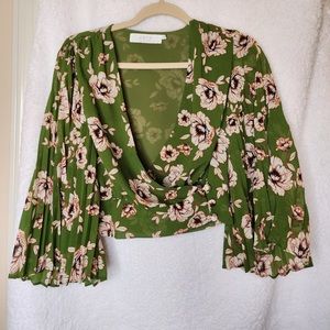 Floral pleated sleeves blouse- good condition